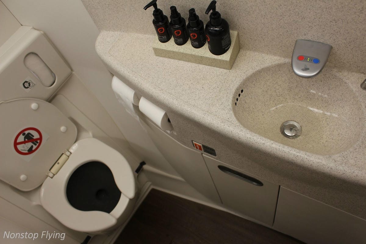 2018.08.22 長榮航空 BR88 巴黎-台北 777-300ER 飛行記錄 -新版一排10人座經濟艙 - 第47張圖 2018.08.22 長榮航空 BR88 巴黎-台北 777-300ER 飛行記錄 -新版一排10人座經濟艙