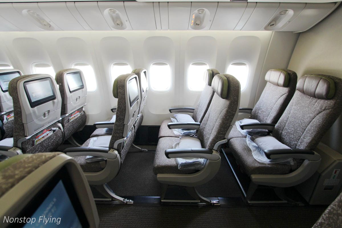 2018.08.22 長榮航空 BR88 巴黎-台北 777-300ER 飛行記錄 -新版一排10人座經濟艙 - 第44張圖 2018.08.22 長榮航空 BR88 巴黎-台北 777-300ER 飛行記錄 -新版一排10人座經濟艙