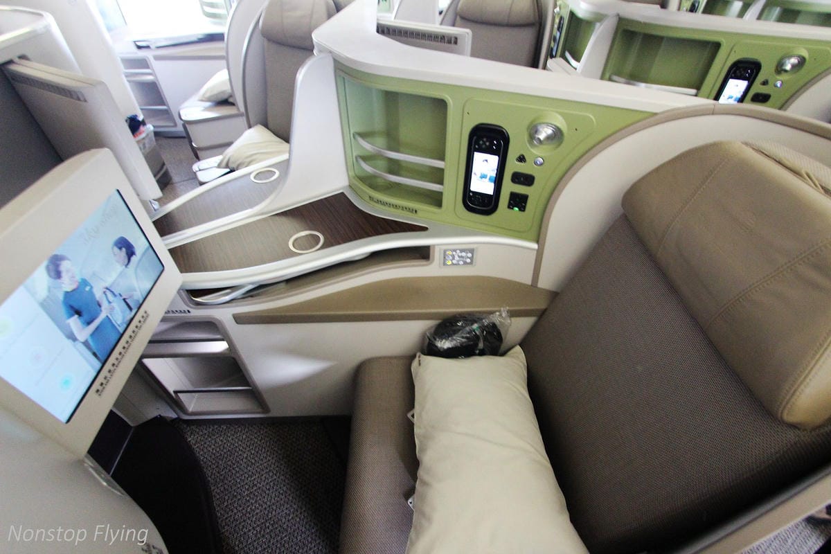 2018.08.22 長榮航空 BR88 巴黎-台北 777-300ER 飛行記錄 -新版一排10人座經濟艙