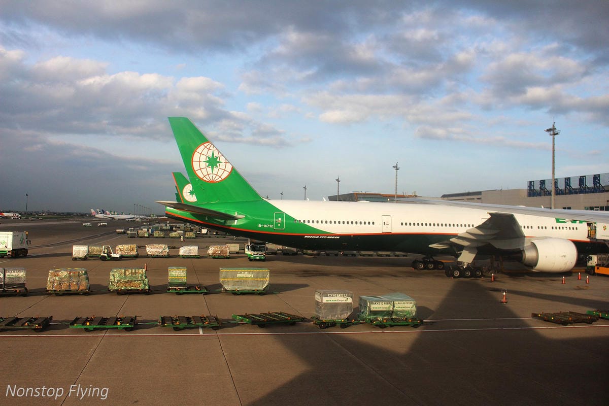 2018.08.22 長榮航空 BR88 巴黎-台北 777-300ER 飛行記錄 -新版一排10人座經濟艙 - 第81張圖 2018.08.22 長榮航空 BR88 巴黎-台北 777-300ER 飛行記錄 -新版一排10人座經濟艙
