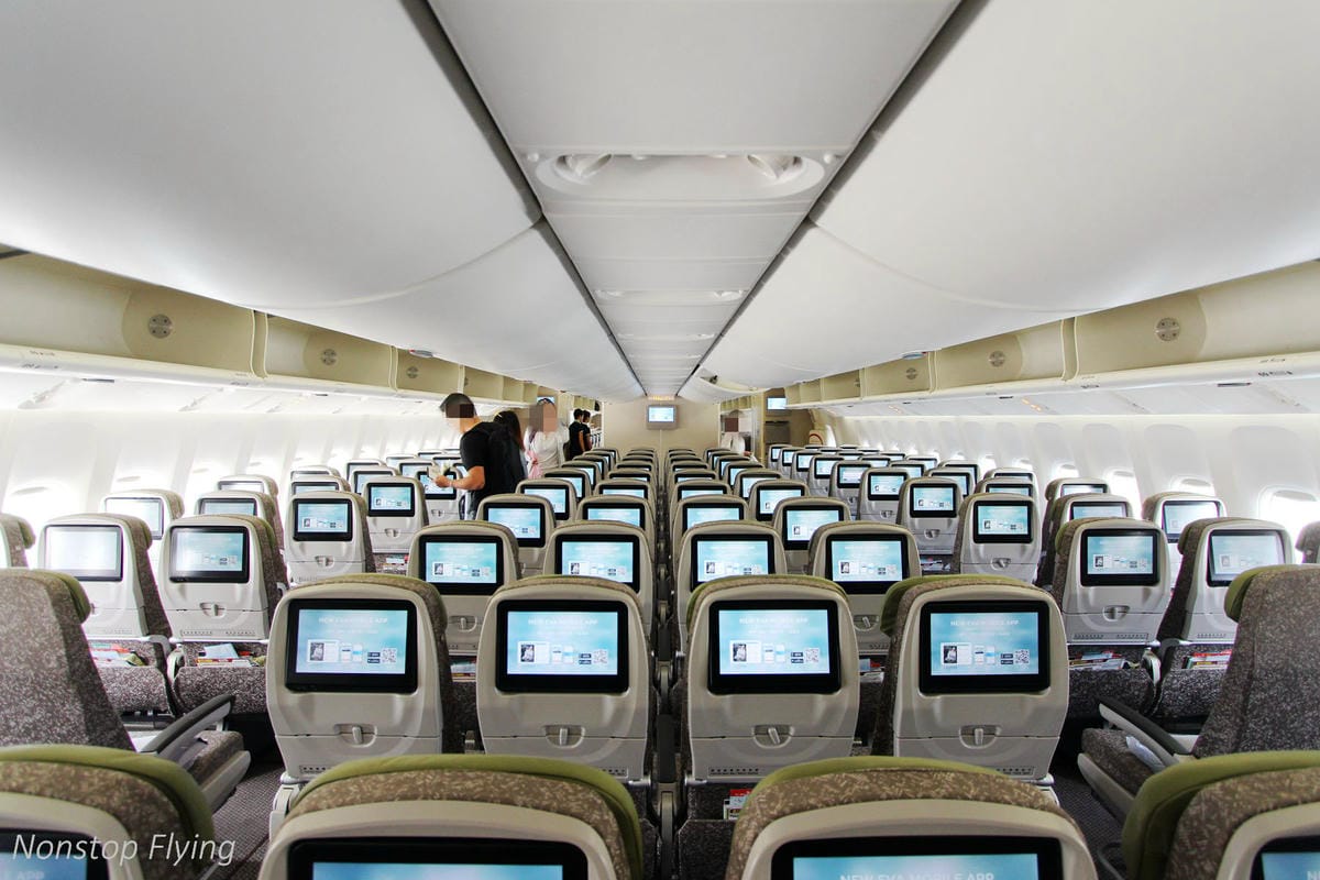 2018.08.22 長榮航空 BR88 巴黎-台北 777-300ER 飛行記錄 -新版一排10人座經濟艙 - 第42張圖 2018.08.22 長榮航空 BR88 巴黎-台北 777-300ER 飛行記錄 -新版一排10人座經濟艙