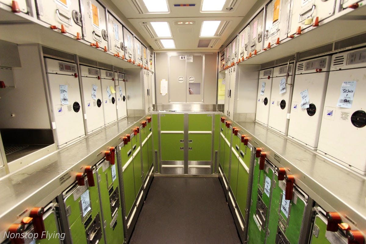 2018.08.22 長榮航空 BR88 巴黎-台北 777-300ER 飛行記錄 -新版一排10人座經濟艙 - 第45張圖 2018.08.22 長榮航空 BR88 巴黎-台北 777-300ER 飛行記錄 -新版一排10人座經濟艙