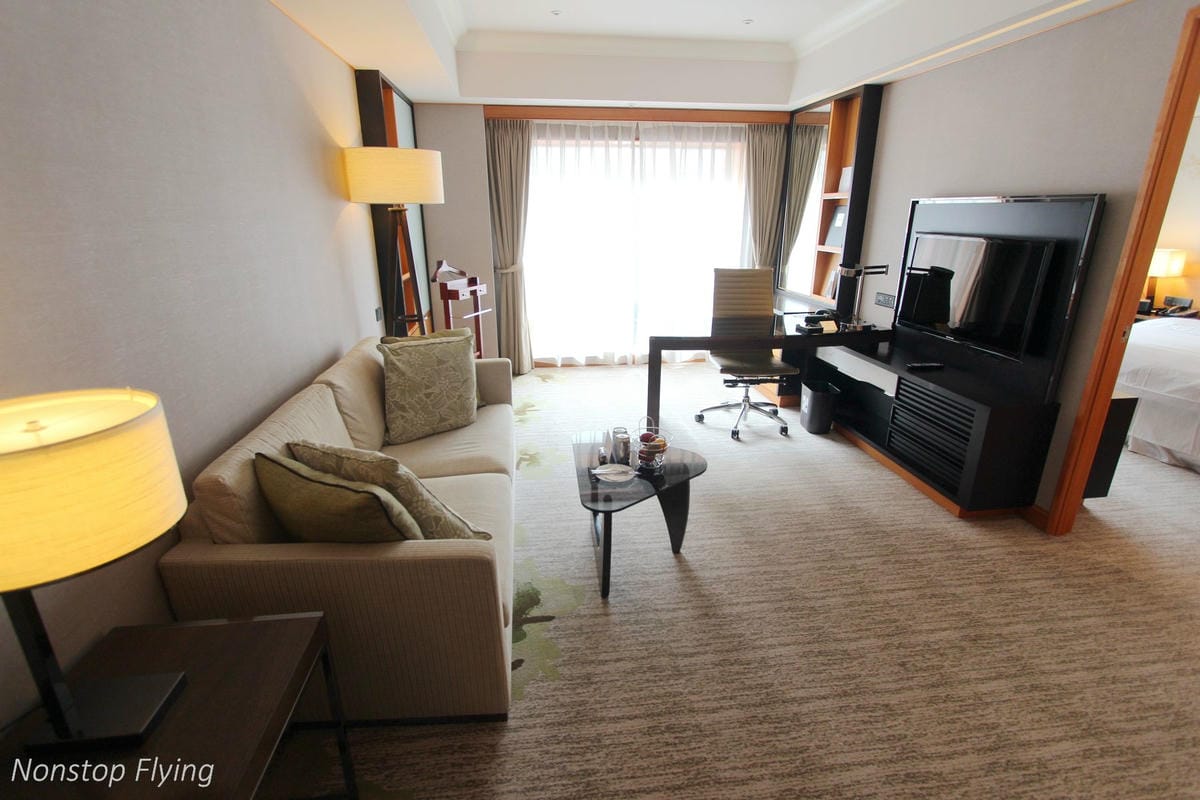 【飯店心得】台北威斯汀六福皇宮The Westin Taipei熄燈最後巡禮-尊榮套房、行政酒廊(午茶/晚餐)、公共空間分享