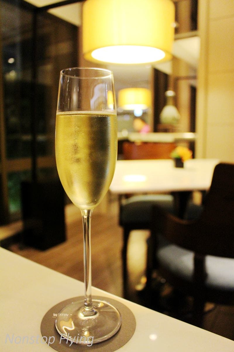 【飯店心得】台北威斯汀六福皇宮The Westin Taipei熄燈最後巡禮-尊榮套房、行政酒廊(午茶/晚餐)、公共空間分享