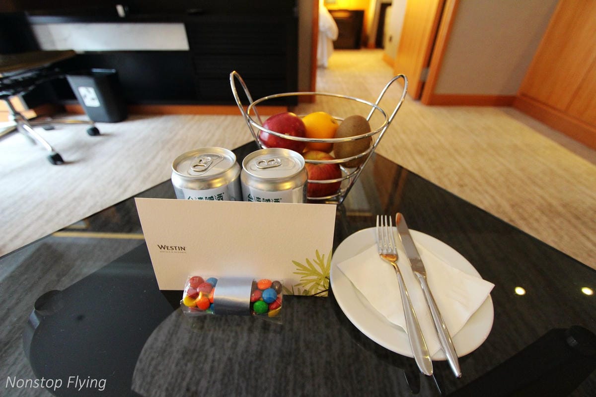 【飯店心得】台北威斯汀六福皇宮The Westin Taipei熄燈最後巡禮-尊榮套房、行政酒廊(午茶/晚餐)、公共空間分享