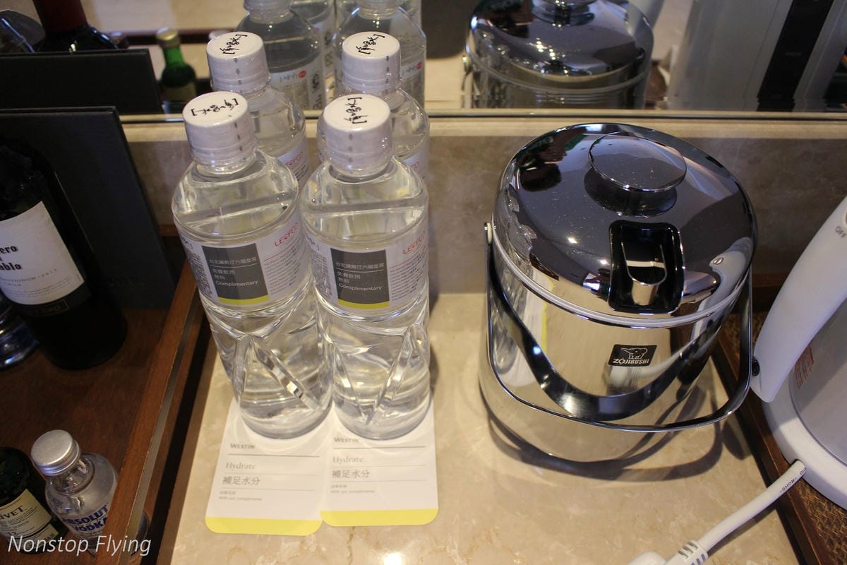 【飯店心得】台北威斯汀六福皇宮The Westin Taipei熄燈最後巡禮-尊榮套房、行政酒廊(午茶/晚餐)、公共空間分享