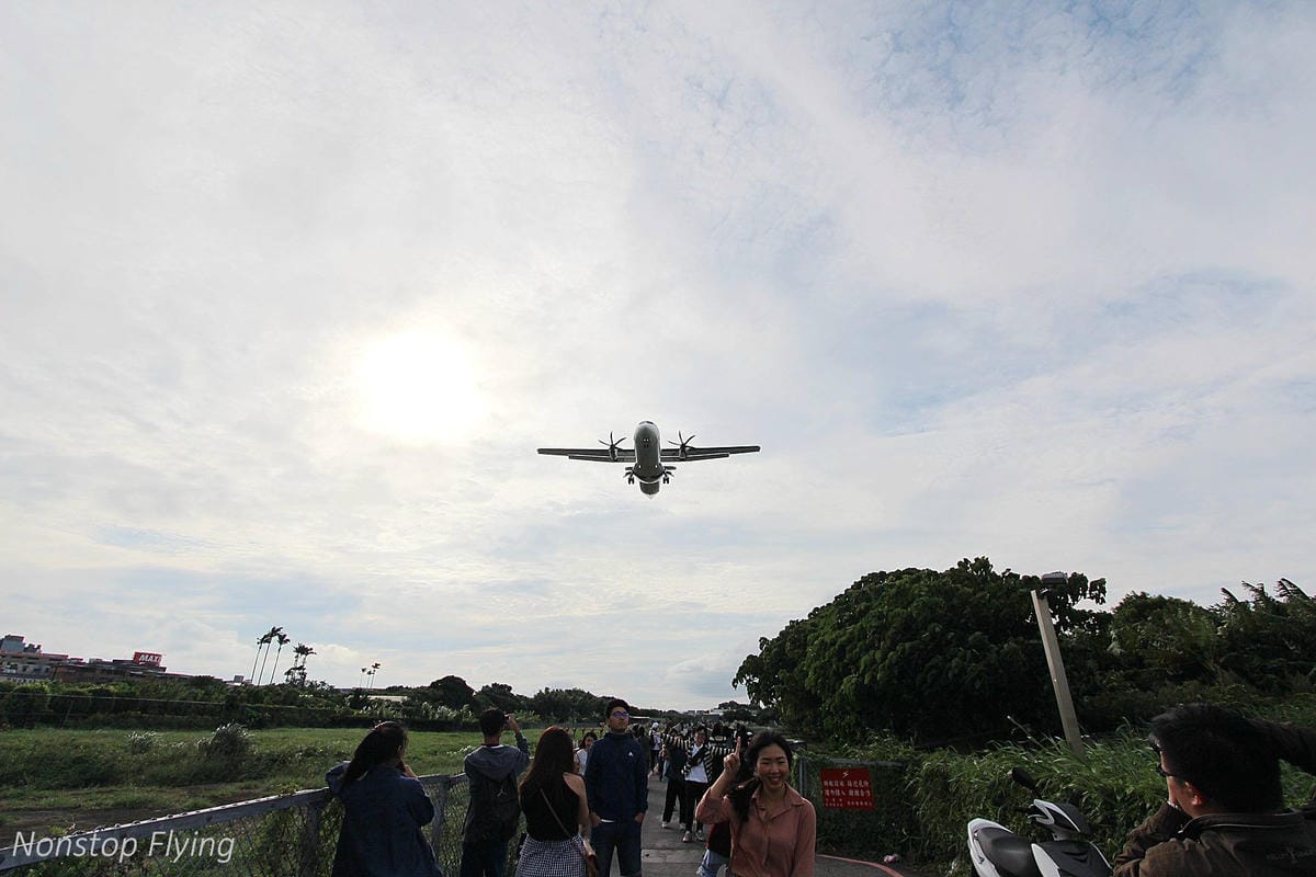 2018.10.14 松山機場拍飛機 -濱江街180巷跑道頭(飛機巷)最後巡禮+長榮787-9首拍 - 第37張圖 2018.10.14 松山機場拍飛機 -濱江街180巷跑道頭(飛機巷)最後巡禮+長榮787-9首拍