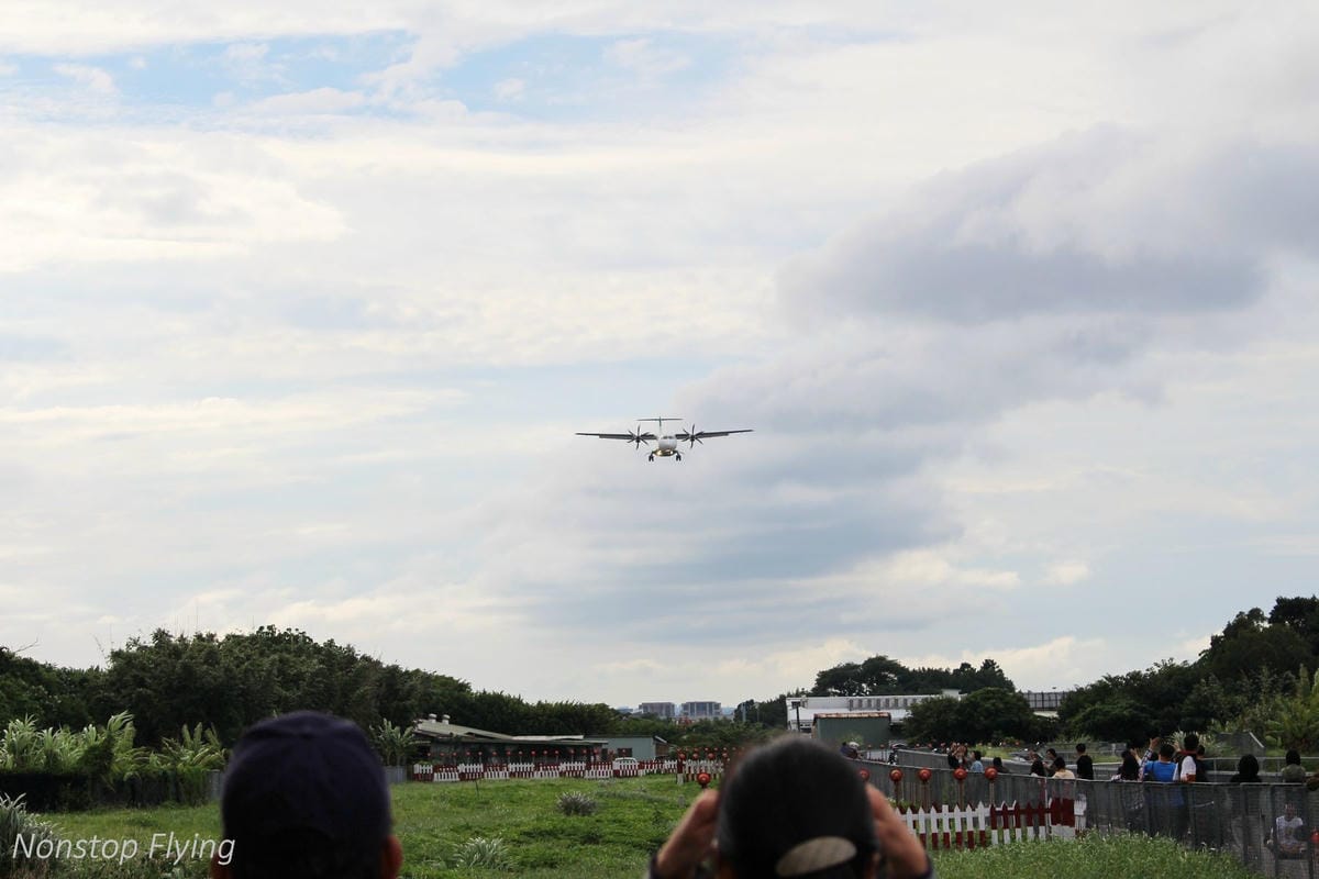 2018.10.14 松山機場拍飛機 -濱江街180巷跑道頭(飛機巷)最後巡禮+長榮787-9首拍 - 第33張圖 2018.10.14 松山機場拍飛機 -濱江街180巷跑道頭(飛機巷)最後巡禮+長榮787-9首拍