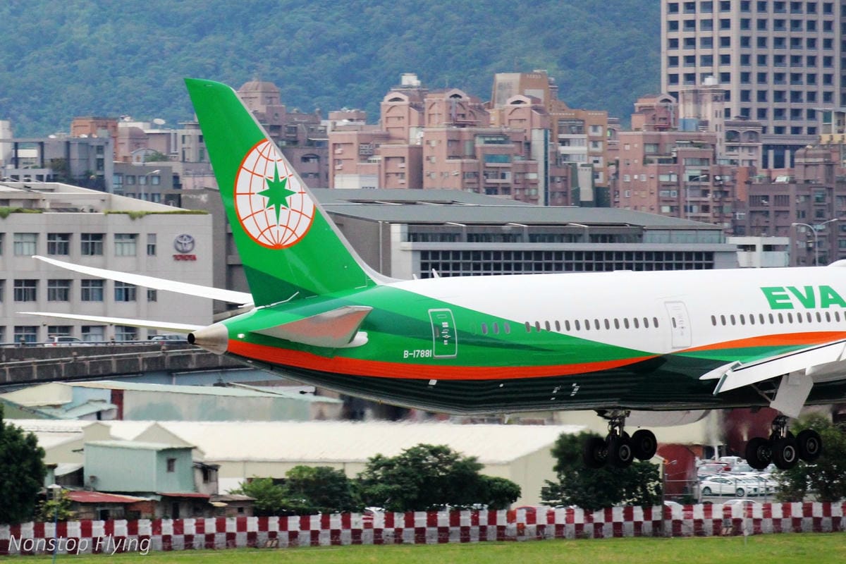2018.10.14 松山機場拍飛機 -濱江街180巷跑道頭(飛機巷)最後巡禮+長榮787-9首拍