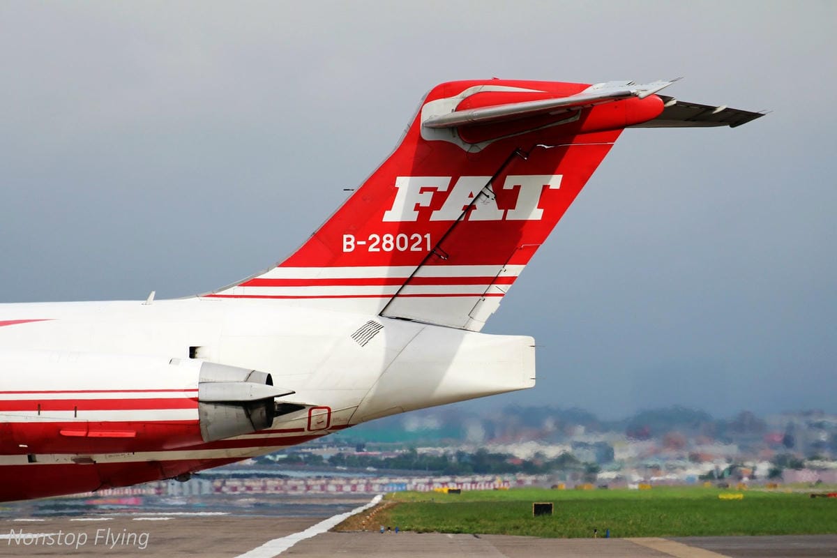 2018.10.14 松山機場拍飛機 -濱江街180巷跑道頭(飛機巷)最後巡禮+長榮787-9首拍 - 第11張圖 2018.10.14 松山機場拍飛機 -濱江街180巷跑道頭(飛機巷)最後巡禮+長榮787-9首拍