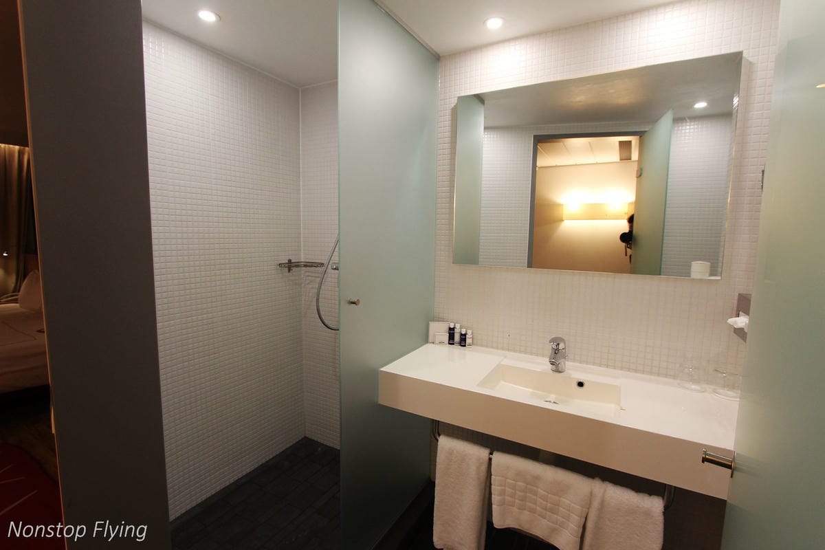 【住宿心得】阿姆斯特丹機場Park Plaza Amsterdam Airport -四星豪華現代機場酒店，近史基浦機場