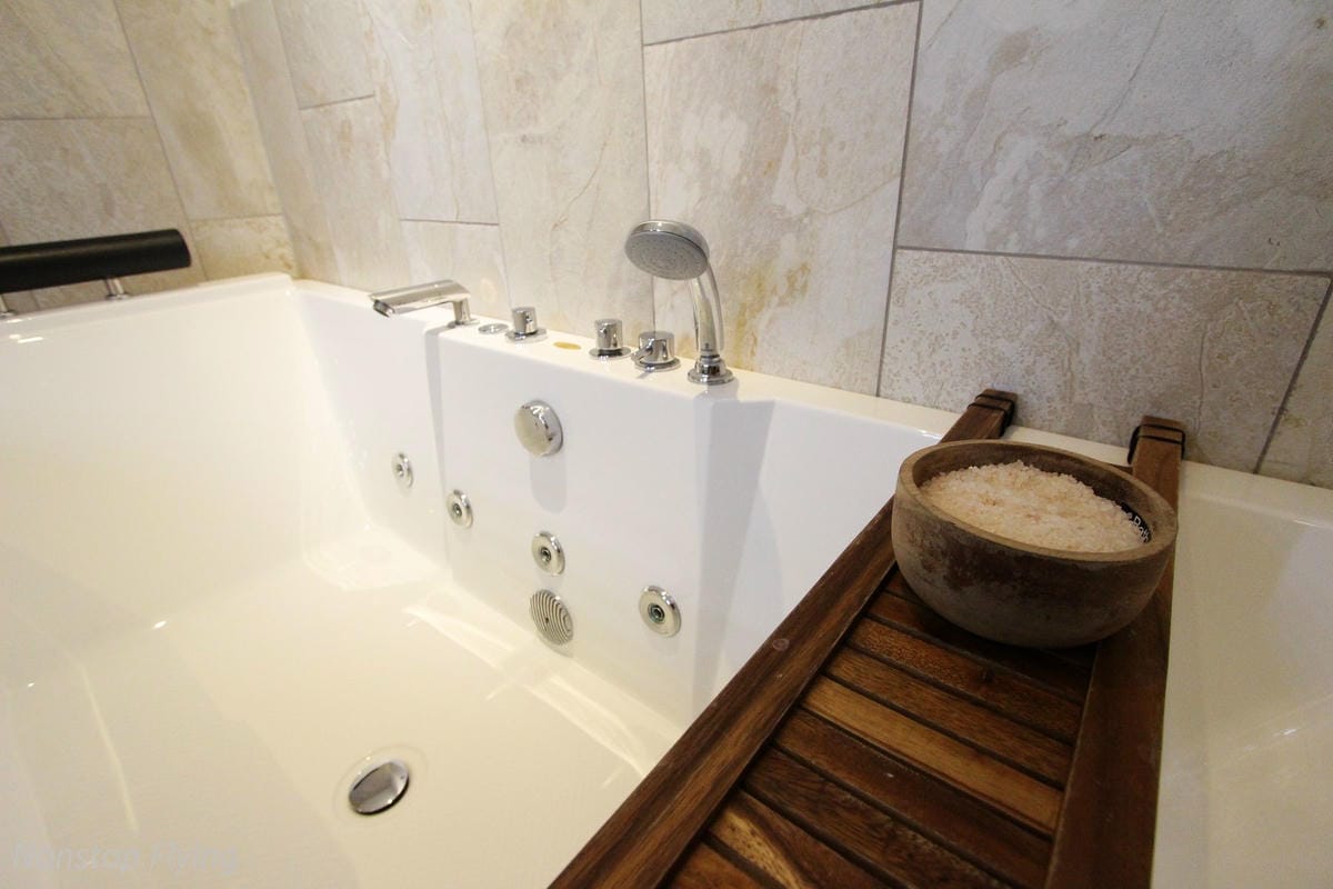 【住宿心得】荷蘭鹿特丹Mainport Hotel Rotterdam -市區五星級設計酒店，緊鄰河岸、地鐵/電車站，新穎舒適質感佳!