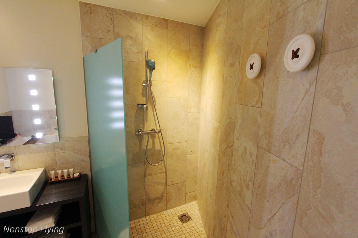 【住宿心得】荷蘭鹿特丹Mainport Hotel Rotterdam -市區五星級設計酒店，緊鄰河岸、地鐵/電車站，新穎舒適質感佳!