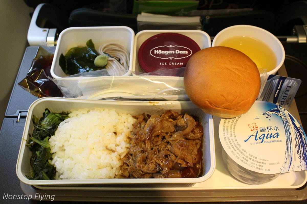 2018.12.07 國泰航空 CX450 台北-東京 777-300飛行記錄 – 新版一排10座777 - 第46張圖 2018.12.07 國泰航空 CX450 台北-東京 777-300飛行記錄 – 新版一排10座777