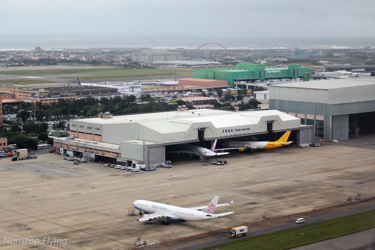 2018.12.07 國泰航空 CX450 台北-東京 777-300飛行記錄  – 新版一排10座777