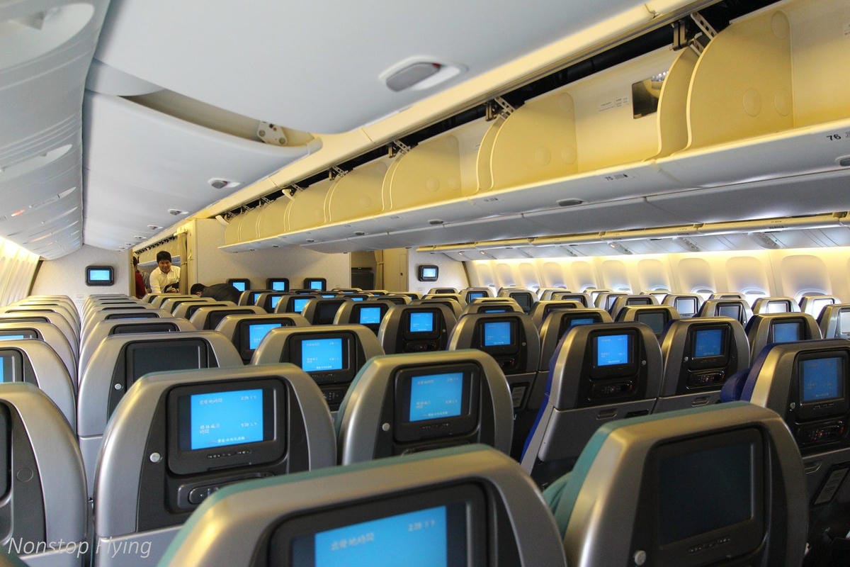 2018.12.10 國泰航空 CX451 東京-台北 波音777-300飛行記錄