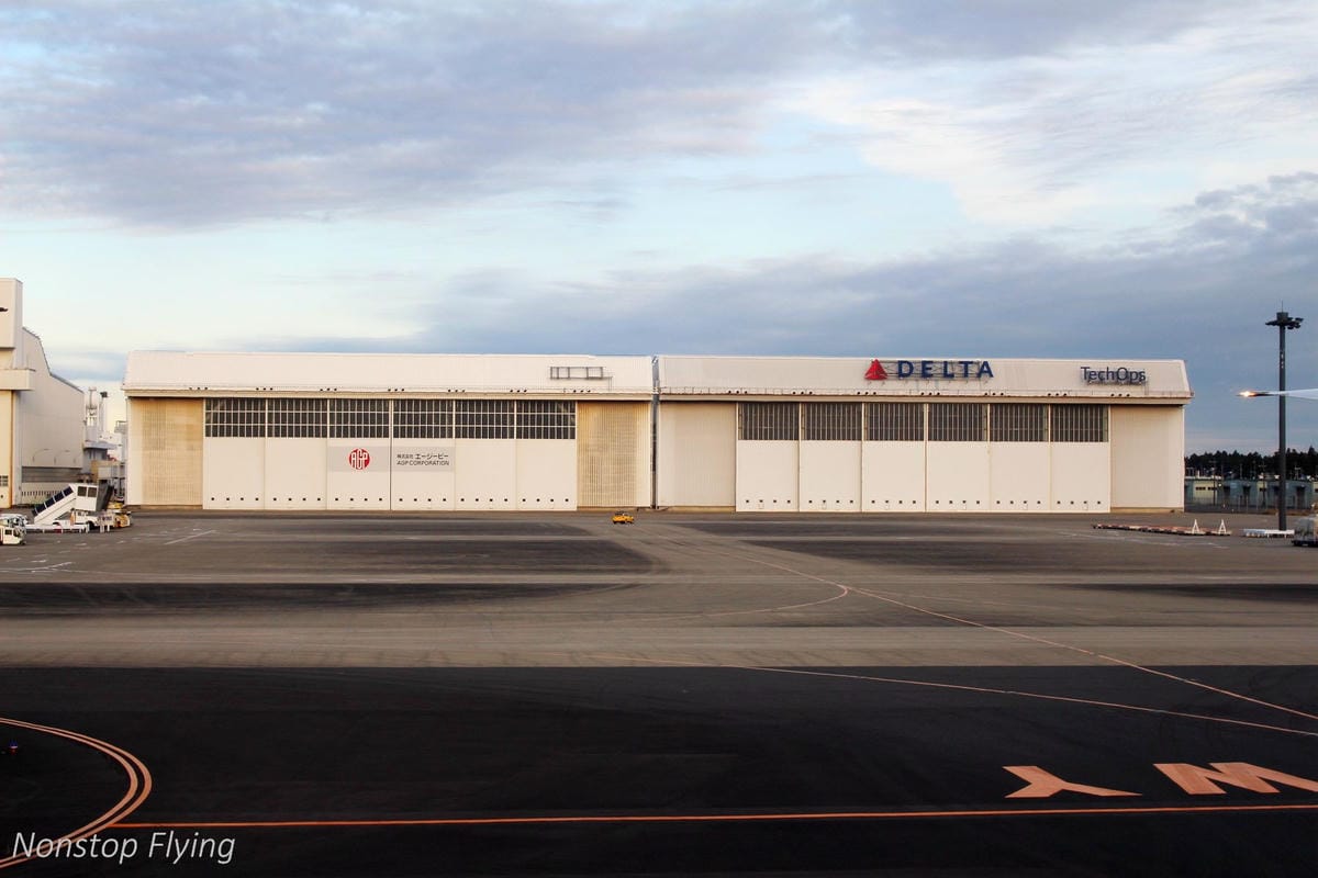 2018.12.10 國泰航空 CX451 東京-台北 波音777-300飛行記錄