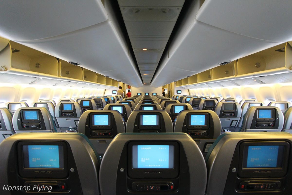 2018.12.10 國泰航空 CX451 東京-台北 波音777-300飛行記錄