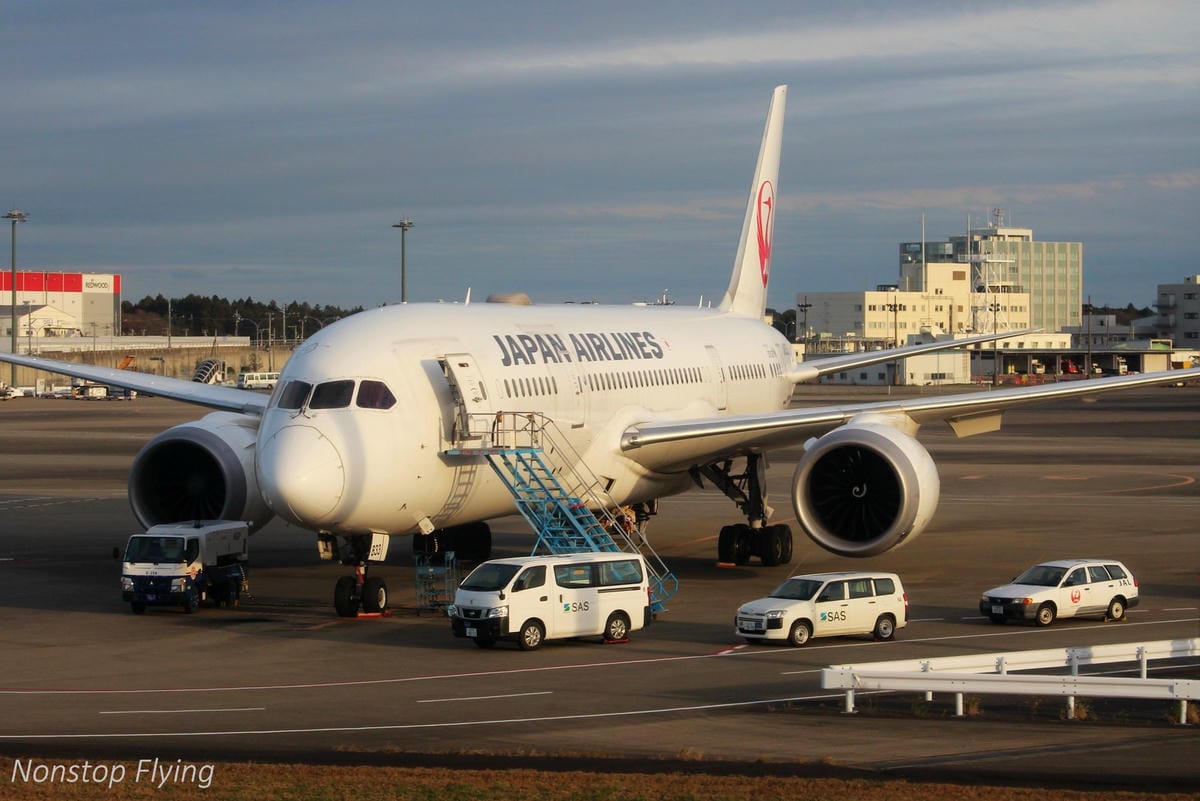 2018.12.10 國泰航空 CX451 東京-台北 波音777-300飛行記錄