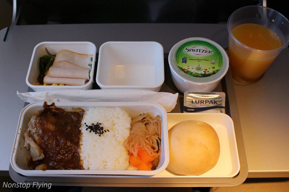 2018.12.10 國泰航空 CX451 東京-台北 波音777-300飛行記錄