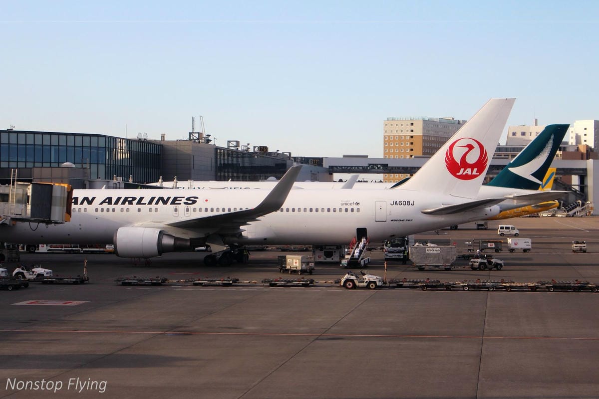 2018.12.10 國泰航空 CX451 東京-台北 波音777-300飛行記錄