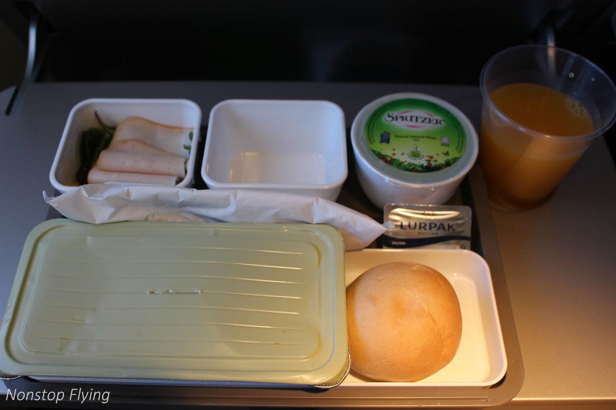 2018.12.10 國泰航空 CX451 東京-台北 波音777-300飛行記錄