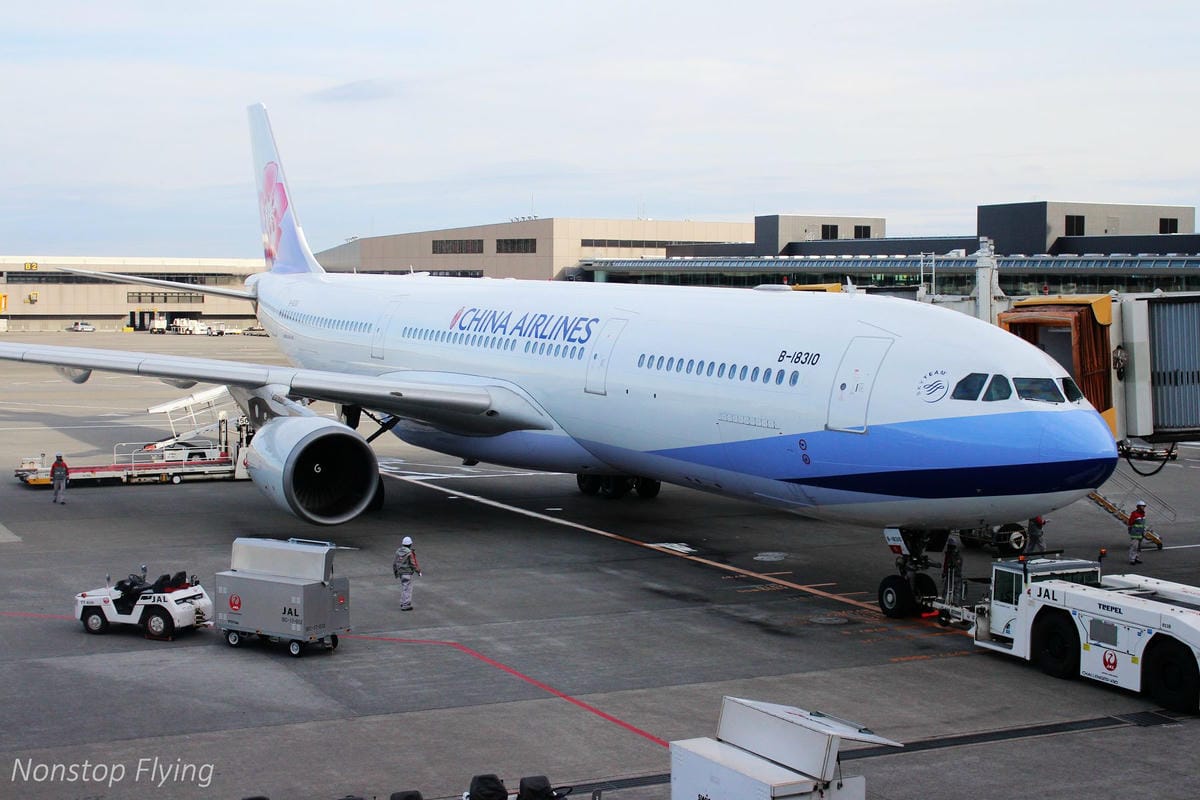 2018.12.10 國泰航空 CX451 東京-台北 波音777-300飛行記錄