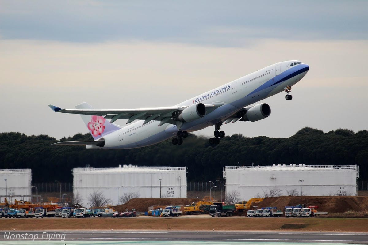【日本東京】2018.12.10 成田機場第一航廈/第二航廈觀景台拍飛機記錄 - 第37張圖 【日本東京】2018.12.10 成田機場第一航廈/第二航廈觀景台拍飛機記錄