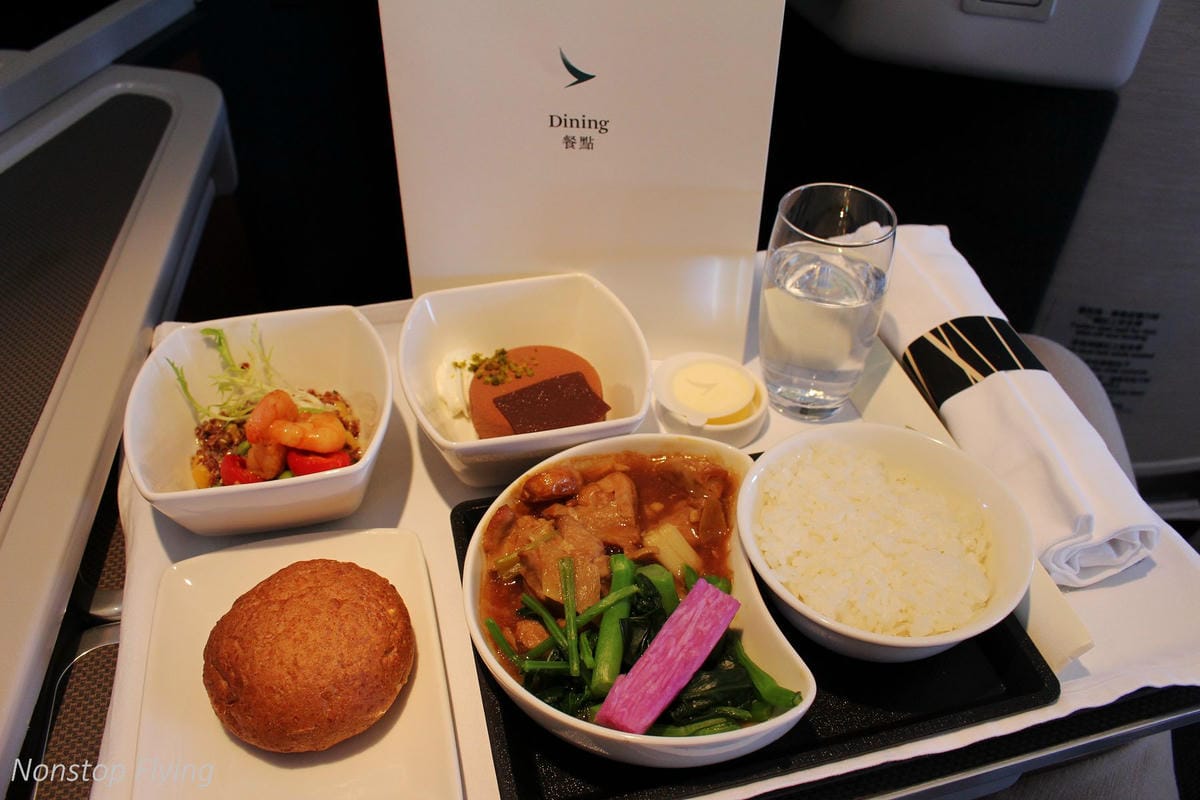 2019.02.15 國泰航空 CX475 台北-香港 A330-300商務艙飛行記錄 -長程版反魚骨平躺商務艙 - 第43張圖 2019.02.15 國泰航空 CX475 台北-香港 A330-300商務艙飛行記錄 -長程版反魚骨平躺商務艙