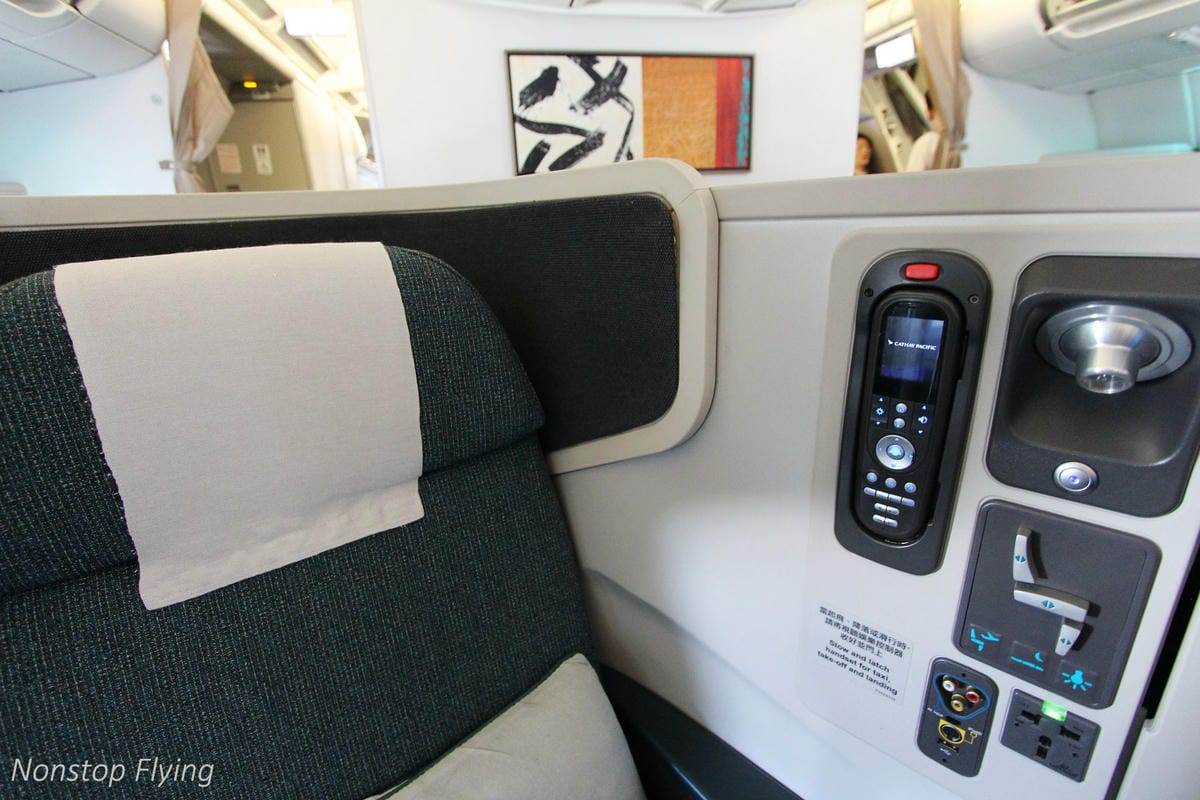 2019.02.15 國泰航空 CX475 台北-香港 A330-300商務艙飛行記錄 -長程版反魚骨平躺商務艙 - 第30張圖 2019.02.15 國泰航空 CX475 台北-香港 A330-300商務艙飛行記錄 -長程版反魚骨平躺商務艙