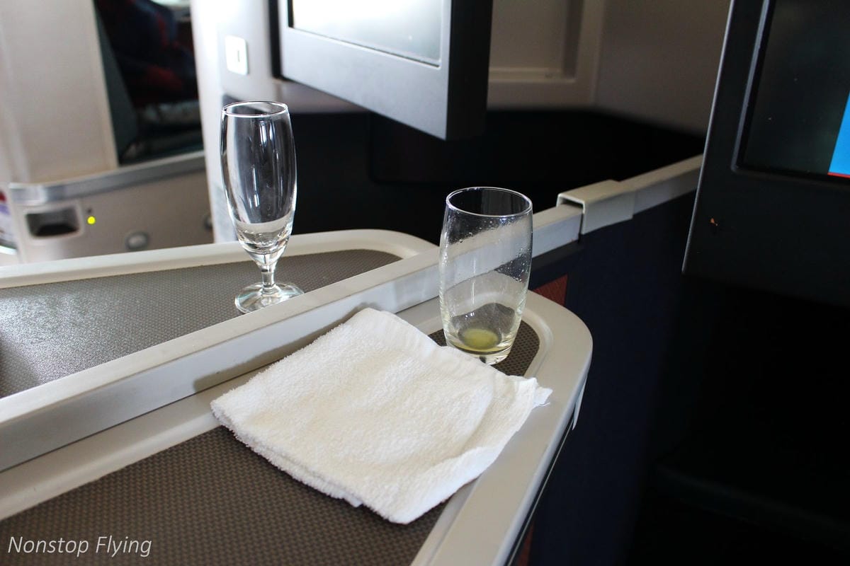 2019.02.15 國泰航空 CX475 台北-香港 A330-300商務艙飛行記錄 -長程版反魚骨平躺商務艙 - 第35張圖 2019.02.15 國泰航空 CX475 台北-香港 A330-300商務艙飛行記錄 -長程版反魚骨平躺商務艙