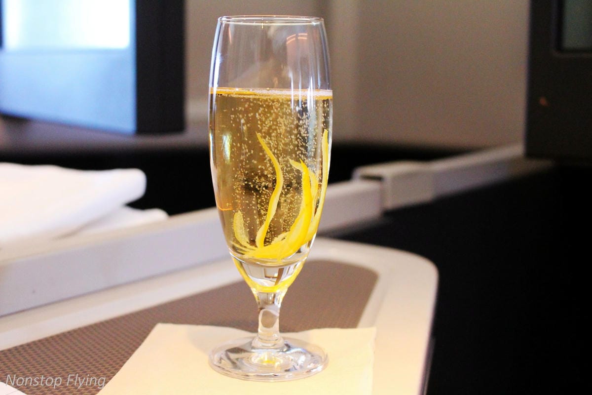 2019.02.15 國泰航空 CX475 台北-香港 A330-300商務艙飛行記錄 -長程版反魚骨平躺商務艙 - 第46張圖 2019.02.15 國泰航空 CX475 台北-香港 A330-300商務艙飛行記錄 -長程版反魚骨平躺商務艙