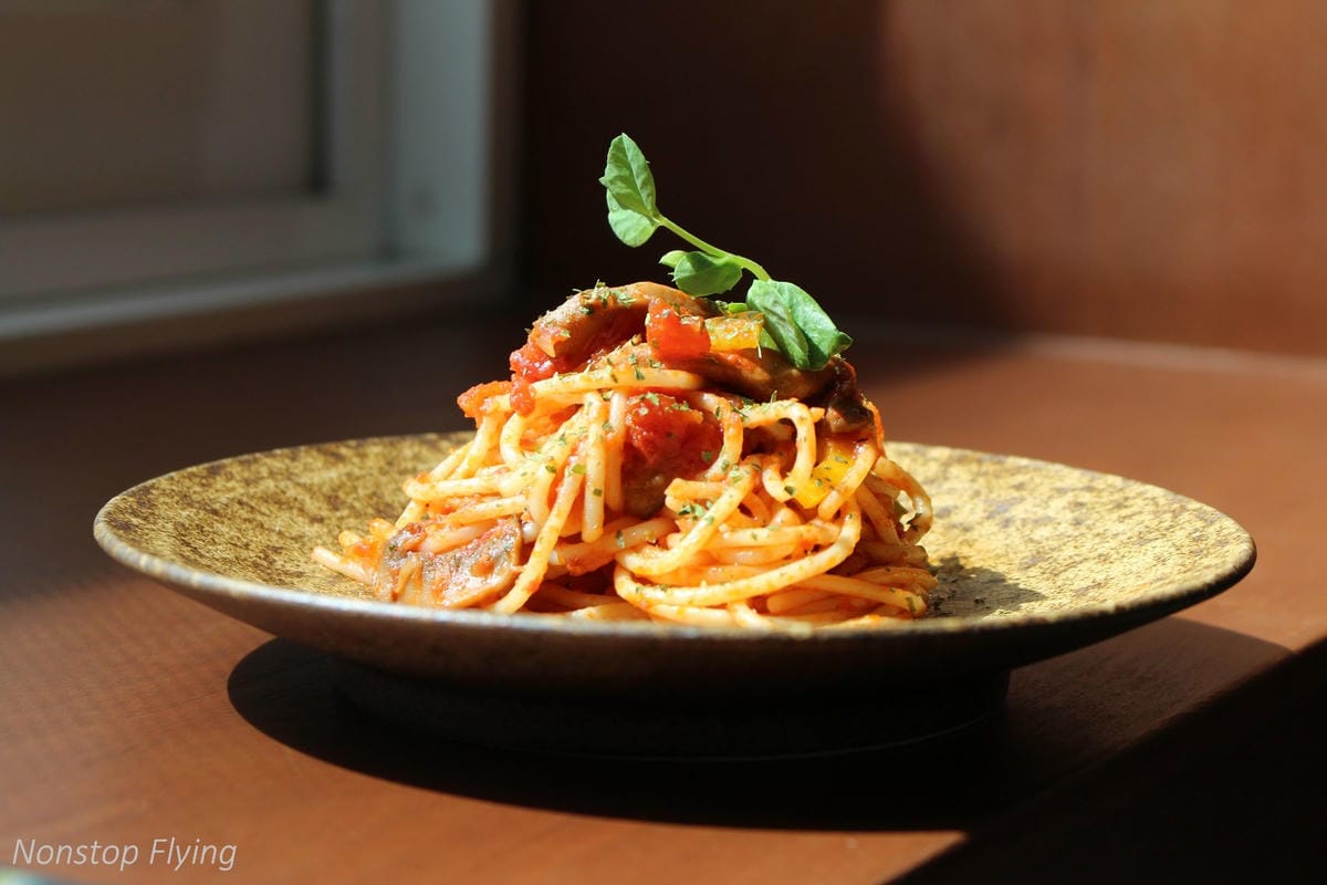 2019.02.15 國泰航空 CX475 台北-香港 A330-300商務艙飛行記錄 -長程版反魚骨平躺商務艙 - 第18張圖 2019.02.15 國泰航空 CX475 台北-香港 A330-300商務艙飛行記錄 -長程版反魚骨平躺商務艙
