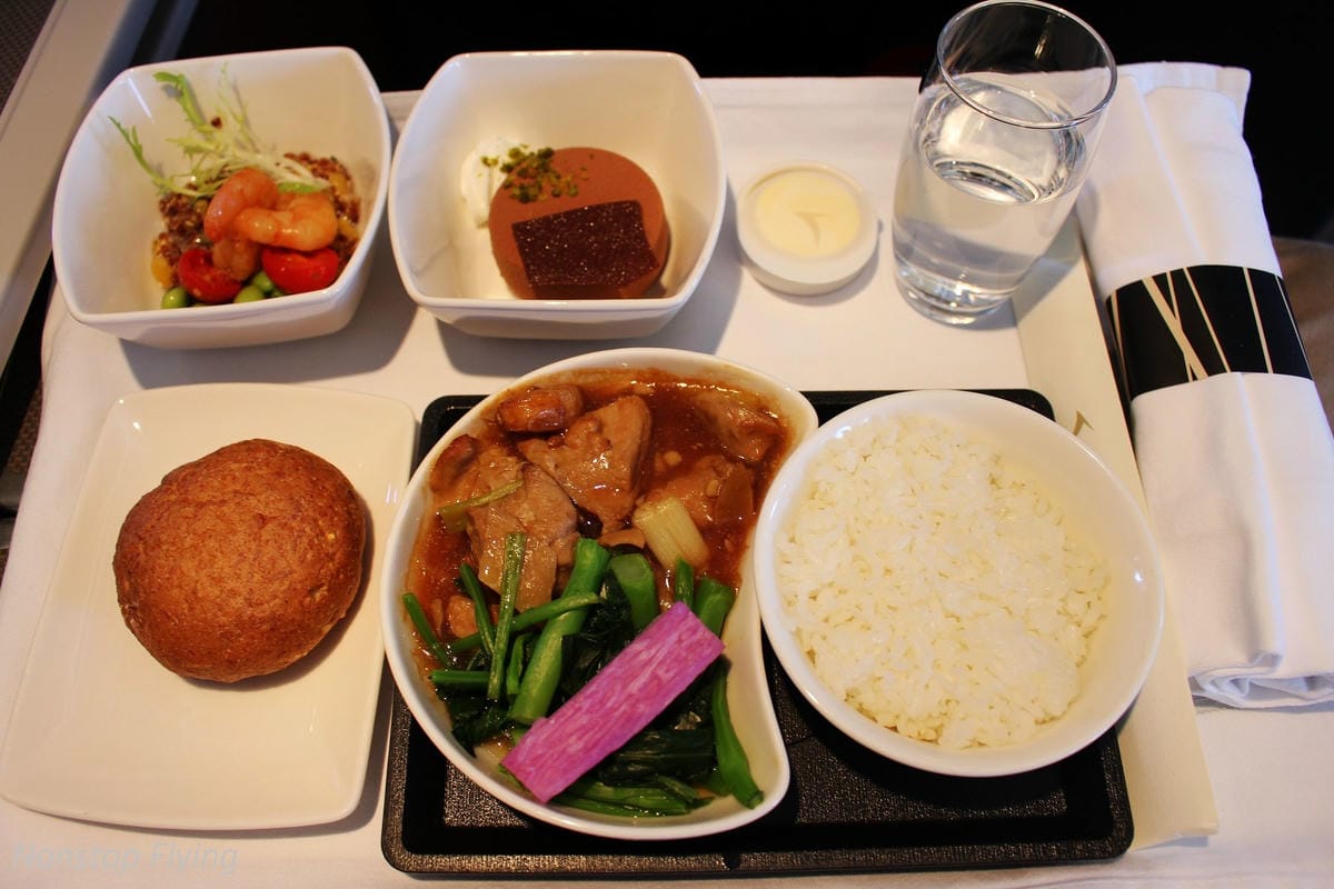 2019.02.15 國泰航空 CX475 台北-香港 A330-300商務艙飛行記錄 -長程版反魚骨平躺商務艙 - 第42張圖 2019.02.15 國泰航空 CX475 台北-香港 A330-300商務艙飛行記錄 -長程版反魚骨平躺商務艙