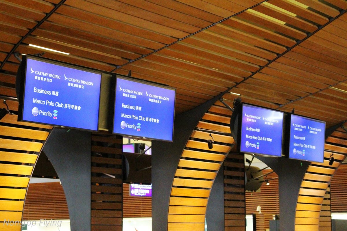 2019.02.15 國泰航空 CX475 台北-香港 A330-300商務艙飛行記錄 -長程版反魚骨平躺商務艙 - 第3張圖 2019.02.15 國泰航空 CX475 台北-香港 A330-300商務艙飛行記錄 -長程版反魚骨平躺商務艙