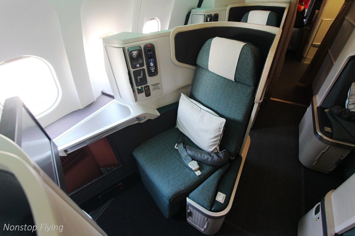 2019.02.15 國泰航空 CX475 台北-香港 A330-300商務艙飛行記錄 -長程版反魚骨平躺商務艙 - 第25張圖 2019.02.15 國泰航空 CX475 台北-香港 A330-300商務艙飛行記錄 -長程版反魚骨平躺商務艙