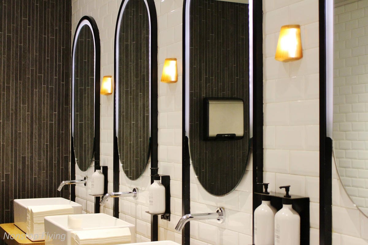 2019.02.17 國泰航空 CX402 香港-台北 A350-1000商務艙飛行記錄 -國泰最新旗艦機型