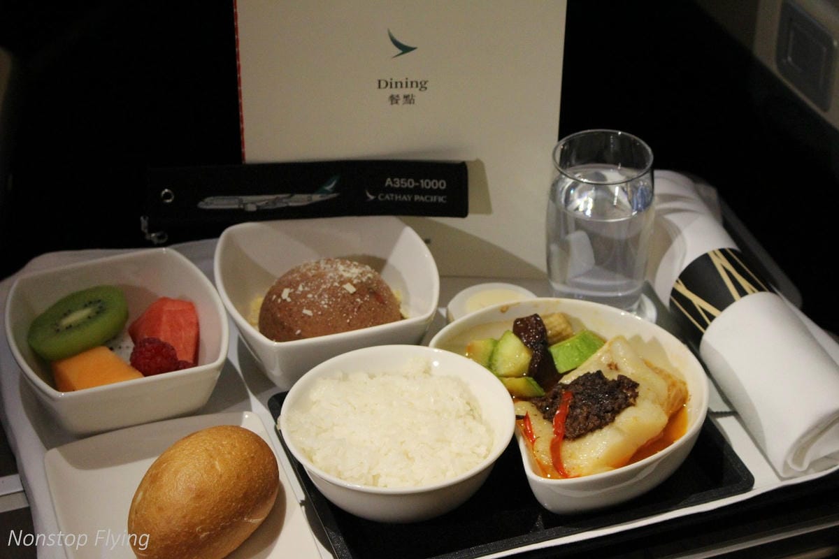 2019.02.17 國泰航空 CX402 香港-台北 A350-1000商務艙飛行記錄 -國泰最新旗艦機型