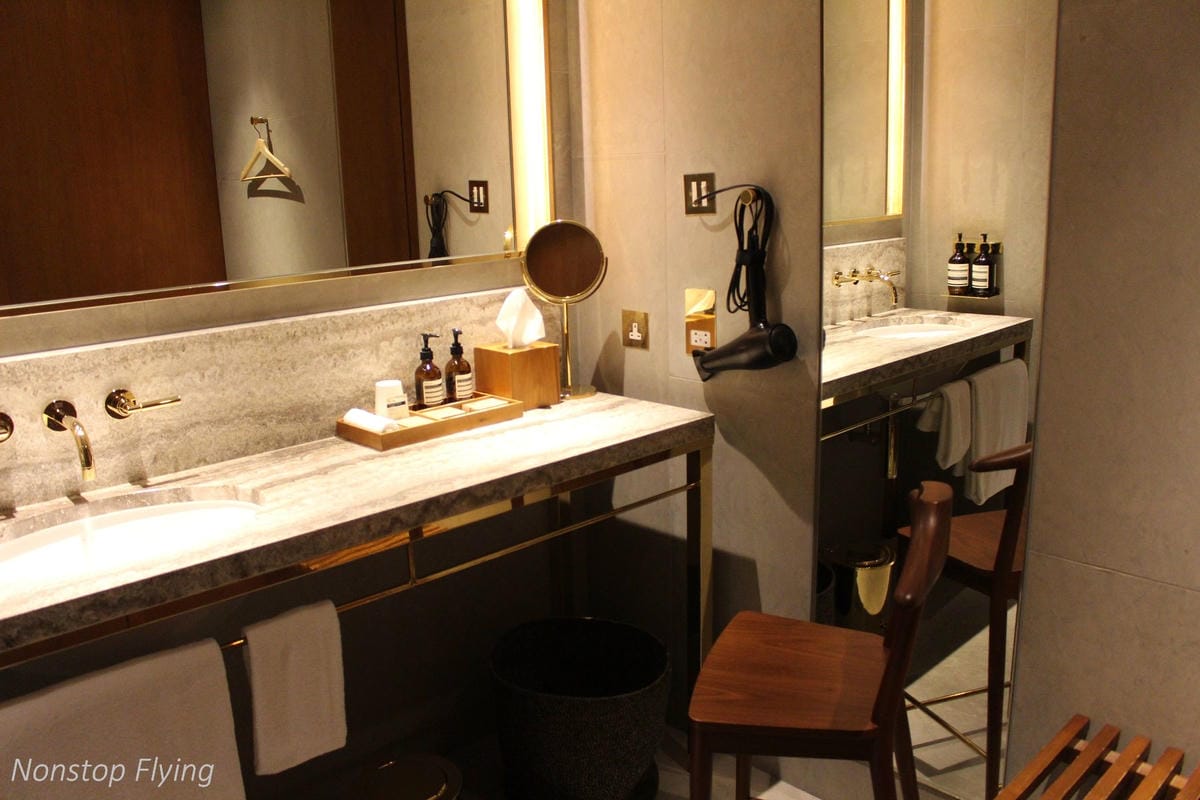 2019.02.17 國泰航空 CX402 香港-台北 A350-1000商務艙飛行記錄 -國泰最新旗艦機型