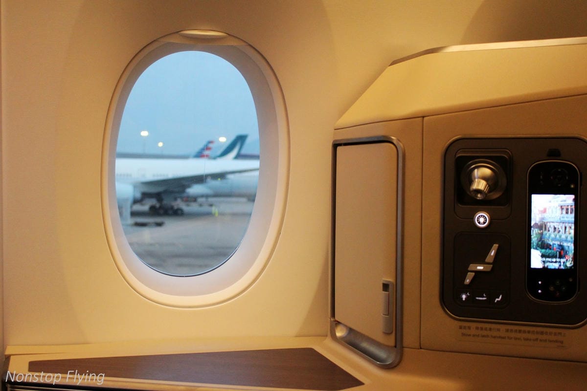 2019.02.17 國泰航空 CX402 香港-台北 A350-1000商務艙飛行記錄 -國泰最新旗艦機型