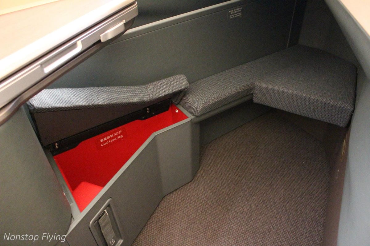 2019.02.17 國泰航空 CX402 香港-台北 A350-1000商務艙飛行記錄 -國泰最新旗艦機型