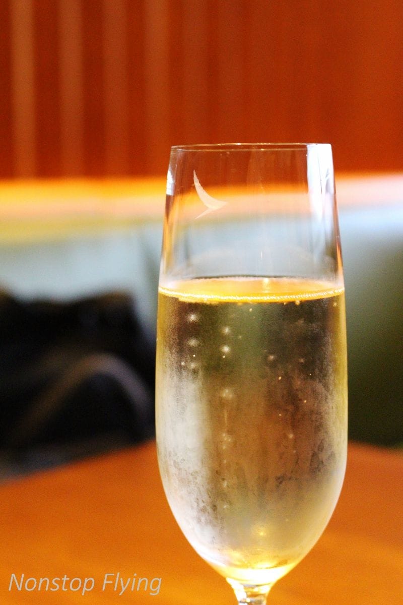 2019.02.17 國泰航空 CX402 香港-台北 A350-1000商務艙飛行記錄 -國泰最新旗艦機型