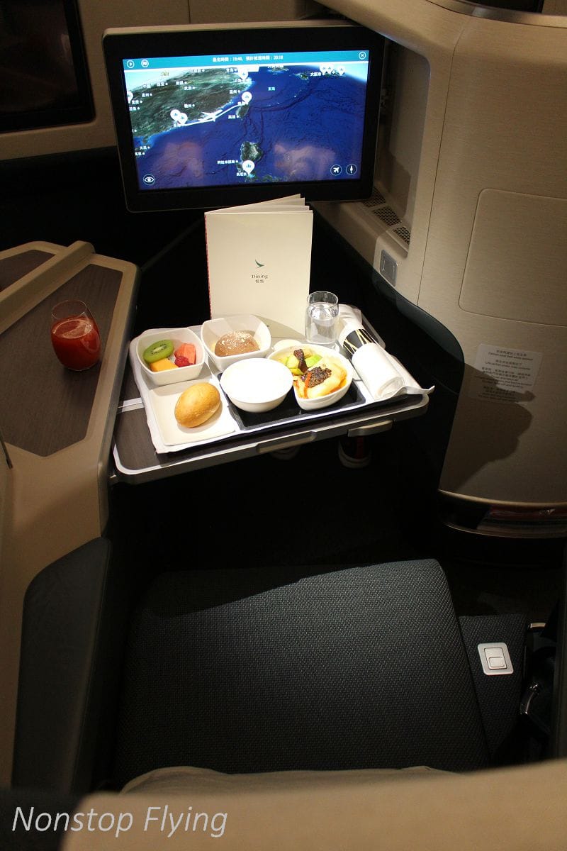 2019.02.17 國泰航空 CX402 香港-台北 A350-1000商務艙飛行記錄 -國泰最新旗艦機型
