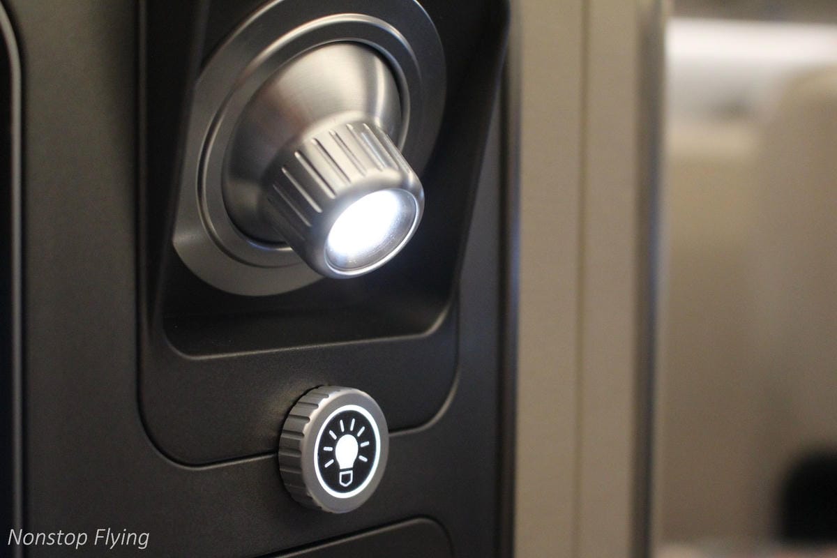 2019.02.17 國泰航空 CX402 香港-台北 A350-1000商務艙飛行記錄 -國泰最新旗艦機型