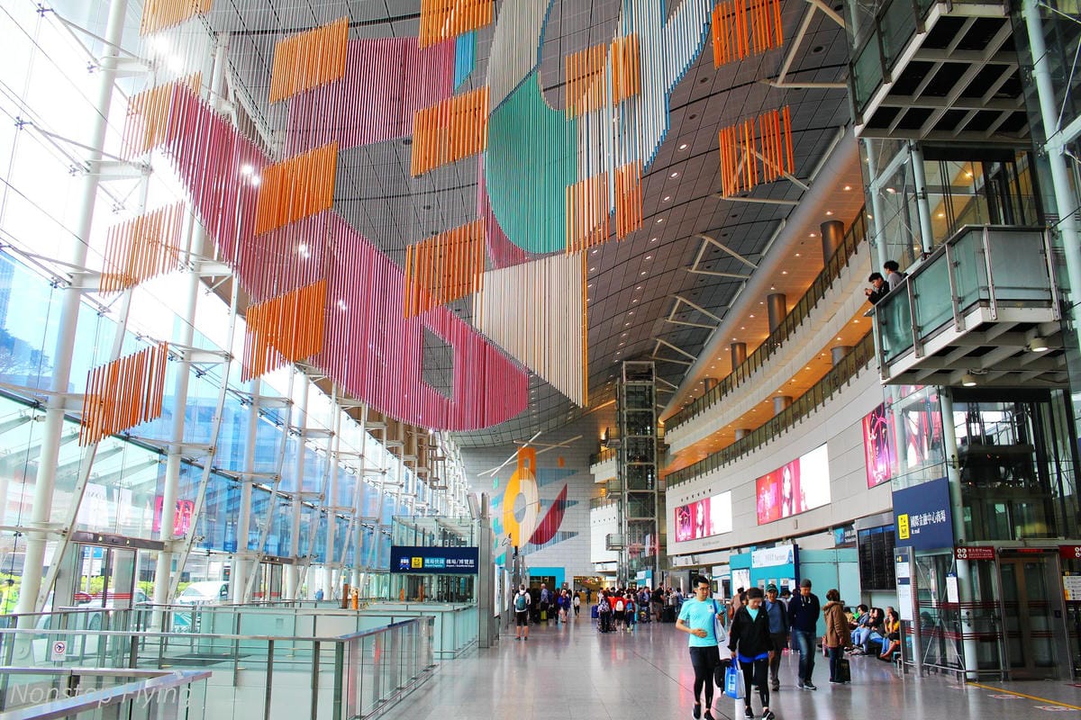 2019.02.17 國泰航空 CX402 香港-台北 A350-1000商務艙飛行記錄 -國泰最新旗艦機型