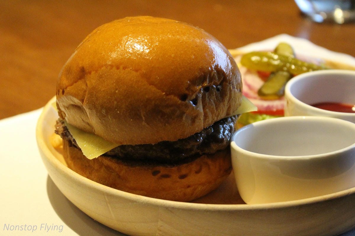 2019.02.17 國泰航空 CX402 香港-台北 A350-1000商務艙飛行記錄 -國泰最新旗艦機型