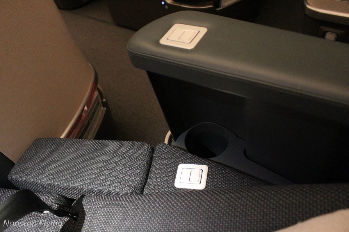 2019.02.17 國泰航空 CX402 香港-台北 A350-1000商務艙飛行記錄 -國泰最新旗艦機型