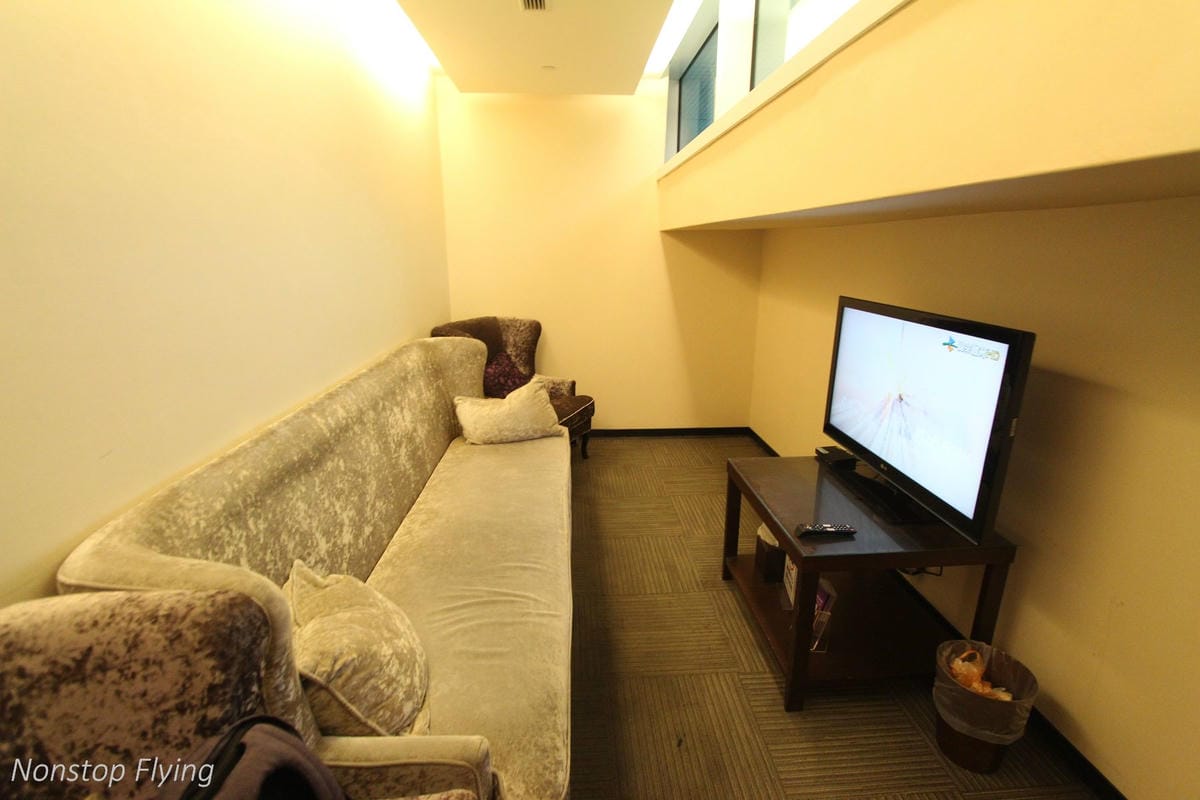 2019.04.16 國泰航空 CX485 台北-香港 A350-900商務艙 飛行記錄