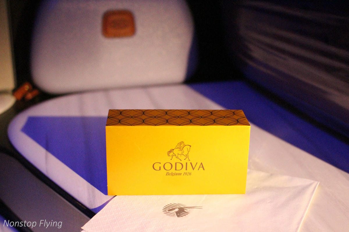 2019.04.17 卡達航空 QR815 香港-杜哈 Qsuite體驗 -波音777豪華包廂、五星級服務、吃到飽隨選菜單,全球最佳商務艙!