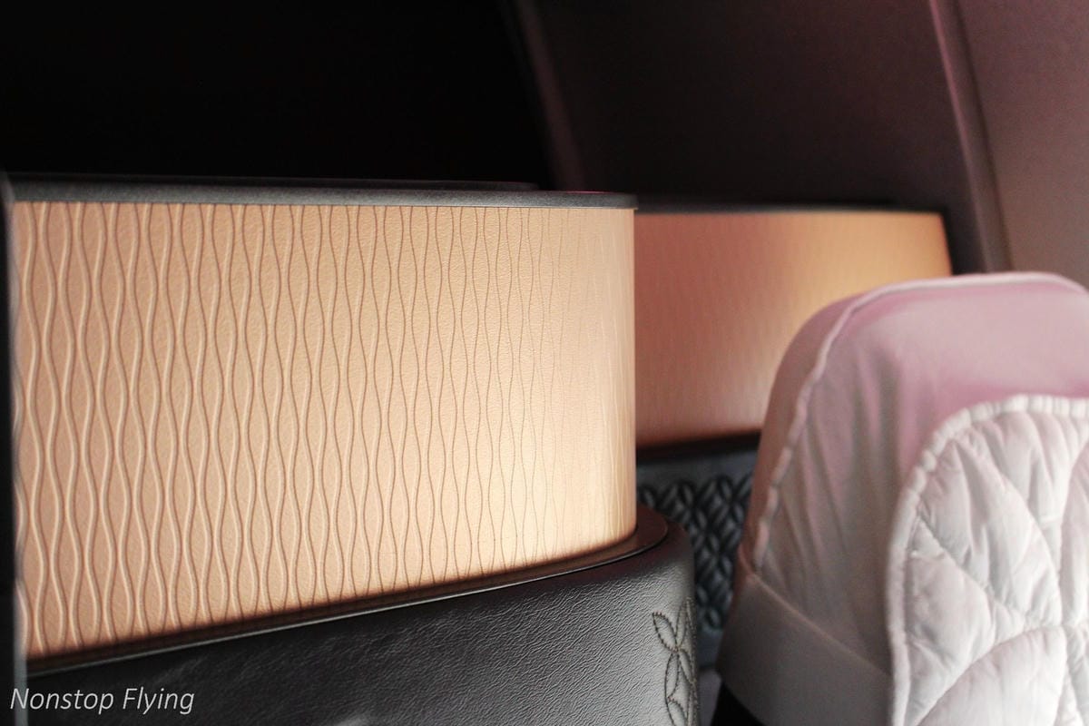 2019.04.17 卡達航空 QR815 香港-杜哈 Qsuite體驗 -波音777豪華包廂、五星級服務、吃到飽隨選菜單,全球最佳商務艙!